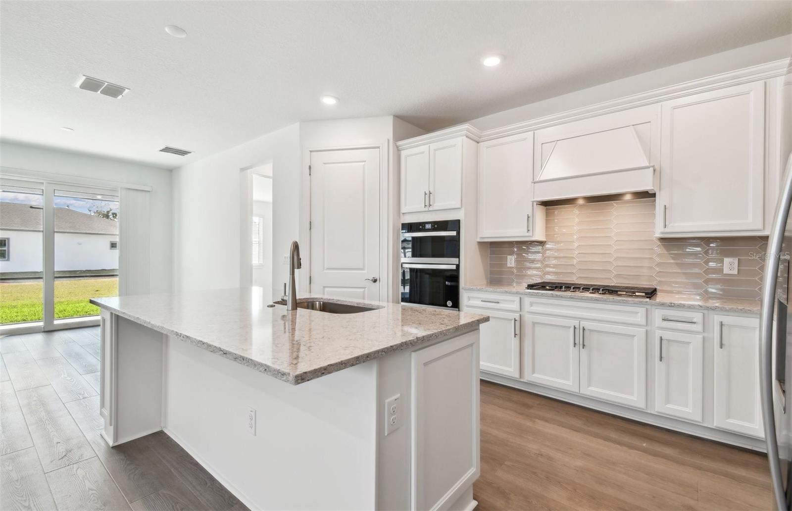 11207 SHORELINE TRAIL