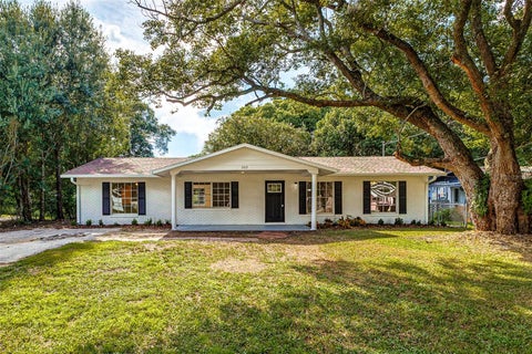 Photo of 203 Woodland Trail, Auburndale, FL 33823 (MLS # L4965000)