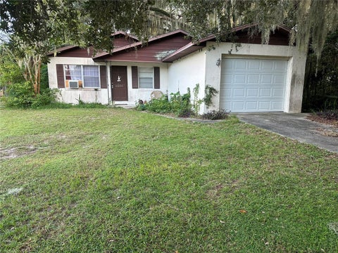 Photo of 2203 Butler Street, Leesburg, FL 34748 (MLS # G5118059)