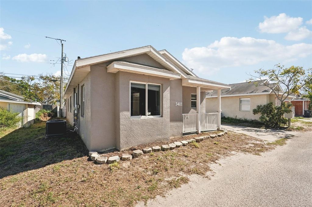 Photo of 3411 20th Street W, Bradenton, FL 34205 (MLS # TB8469479)
