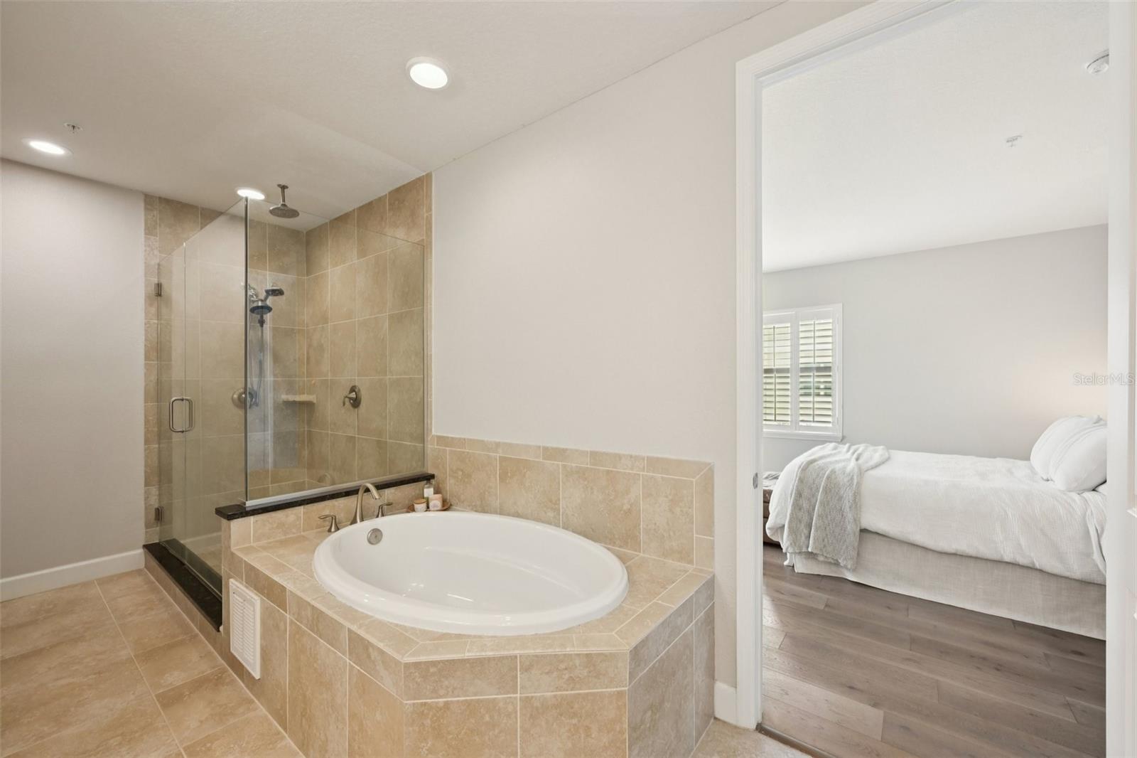 PALMA SOLA BAY CLUB PH 7 - Residential