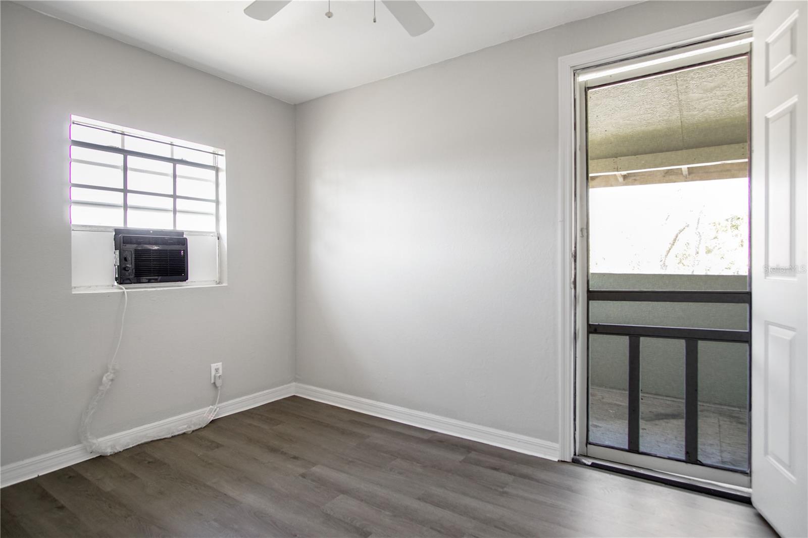 LOCKHARTS SUB - Residential Lease