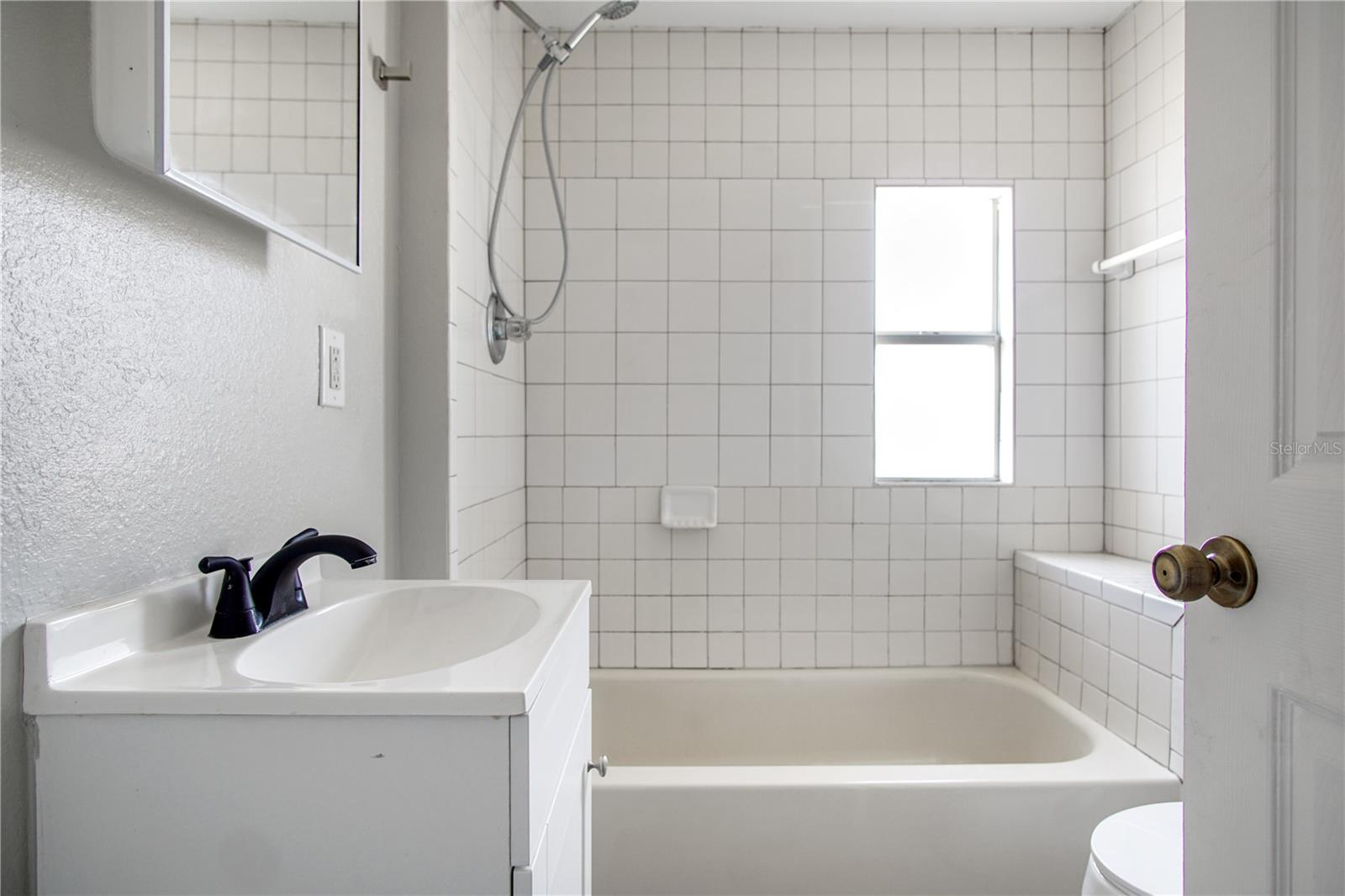 LOCKHARTS SUB - Residential Lease