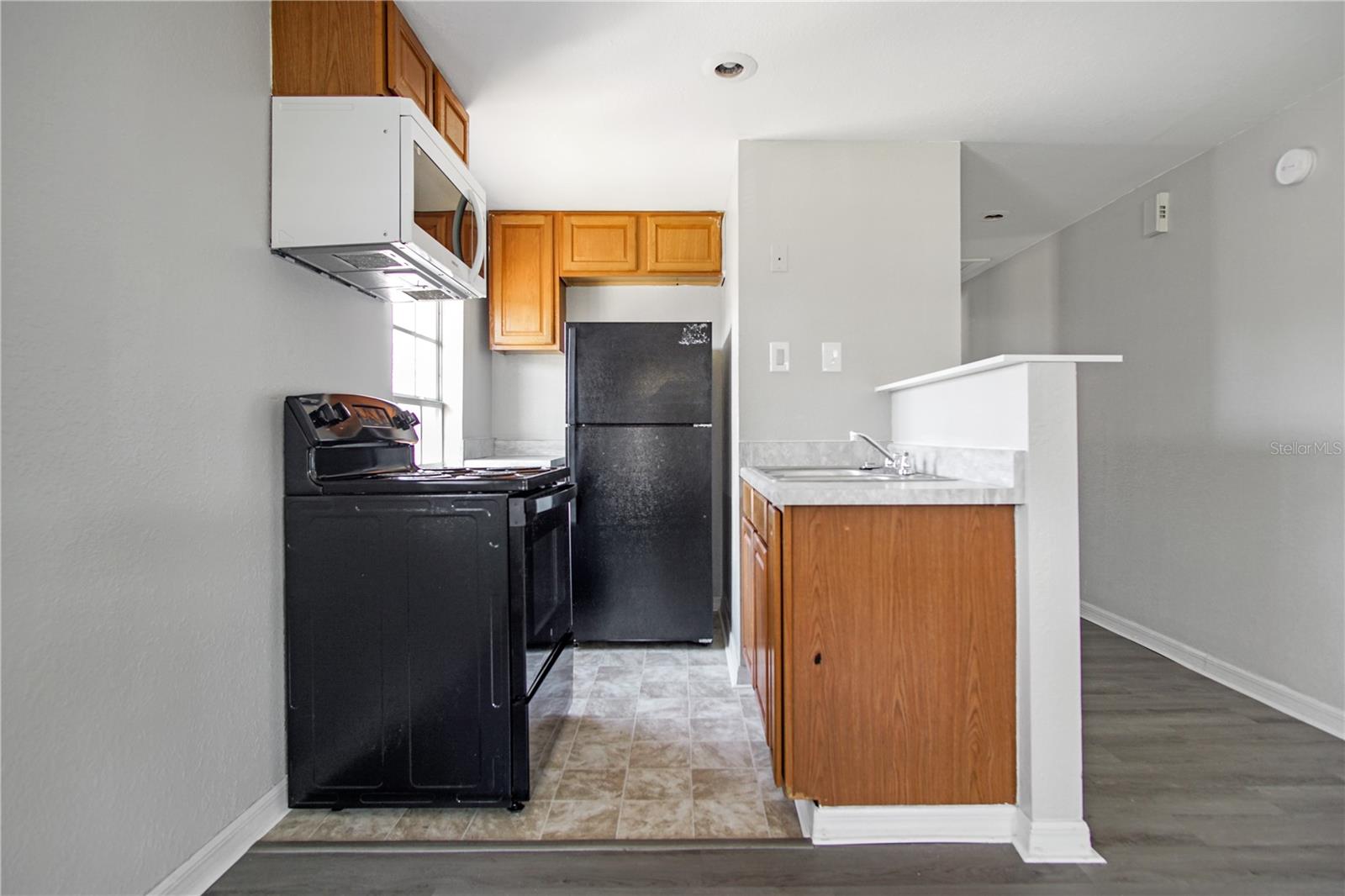 LOCKHARTS SUB - Residential Lease