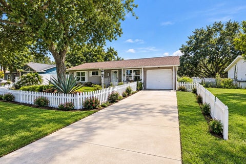 Photo of 35 Hickory Track Way, Ocala, FL 34472 (MLS # G5118029)