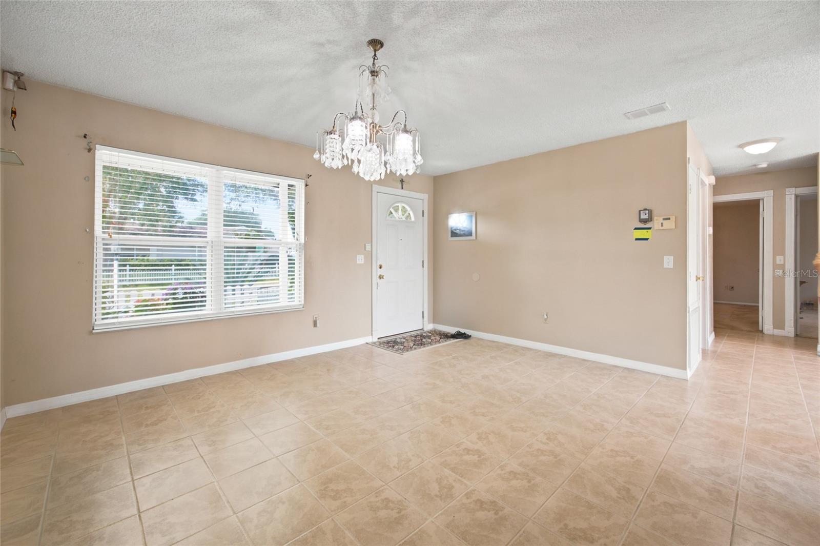 35 HICKORY TRACK WAY