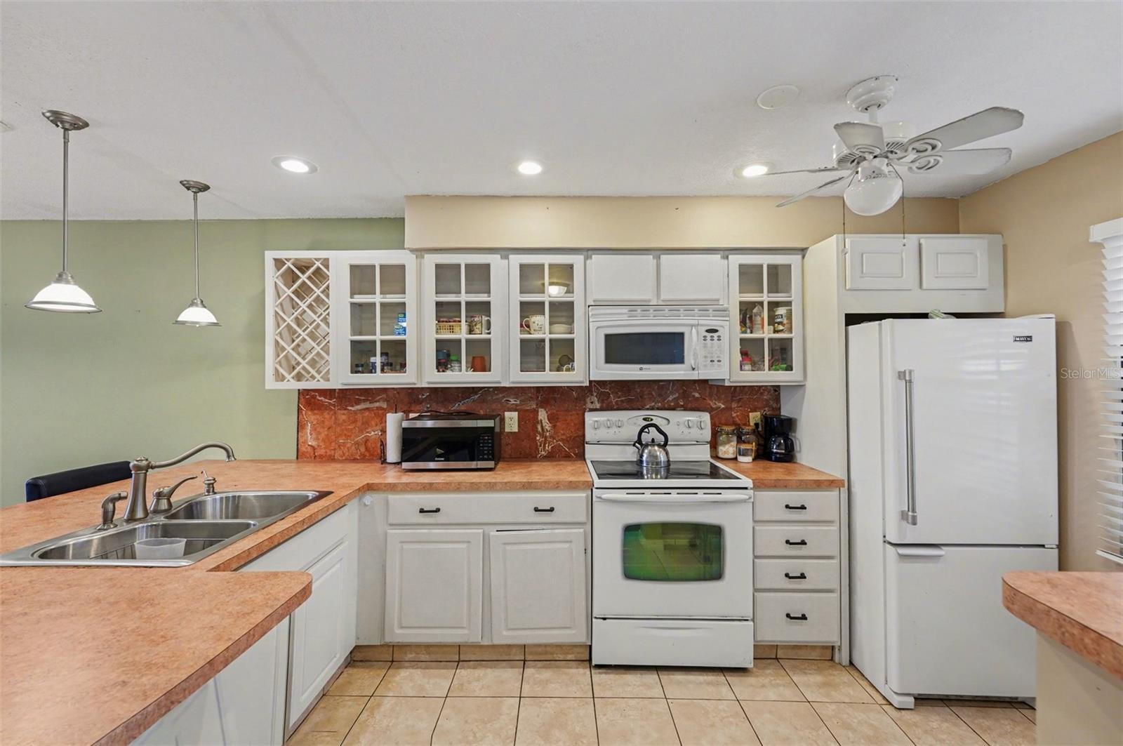 LAKES VILLAS CONDO II - Residential