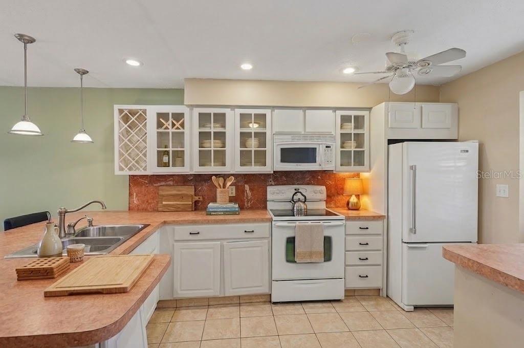 4800 LAKE VILLA DRIVE