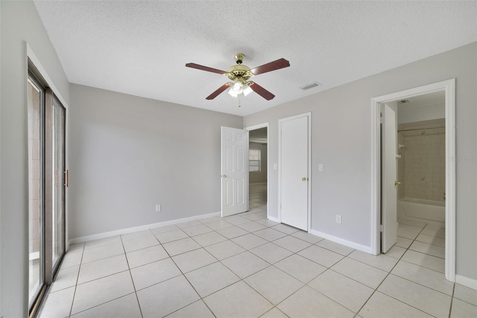 GRAND PINES - Residential