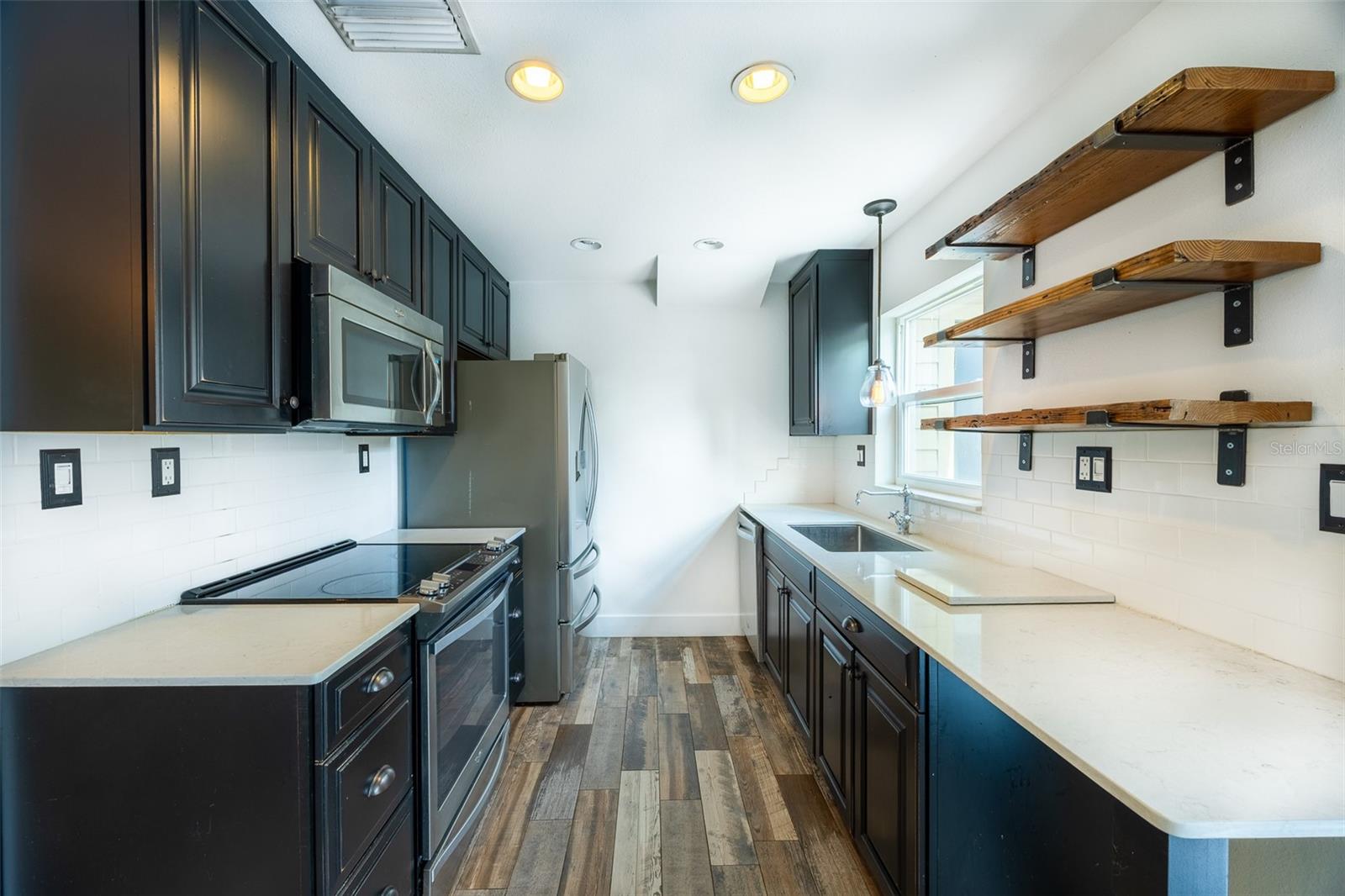 3104 HARRISON AVENUE C17