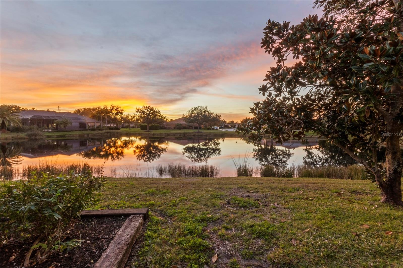 RED HAWK RESERVE - Residential