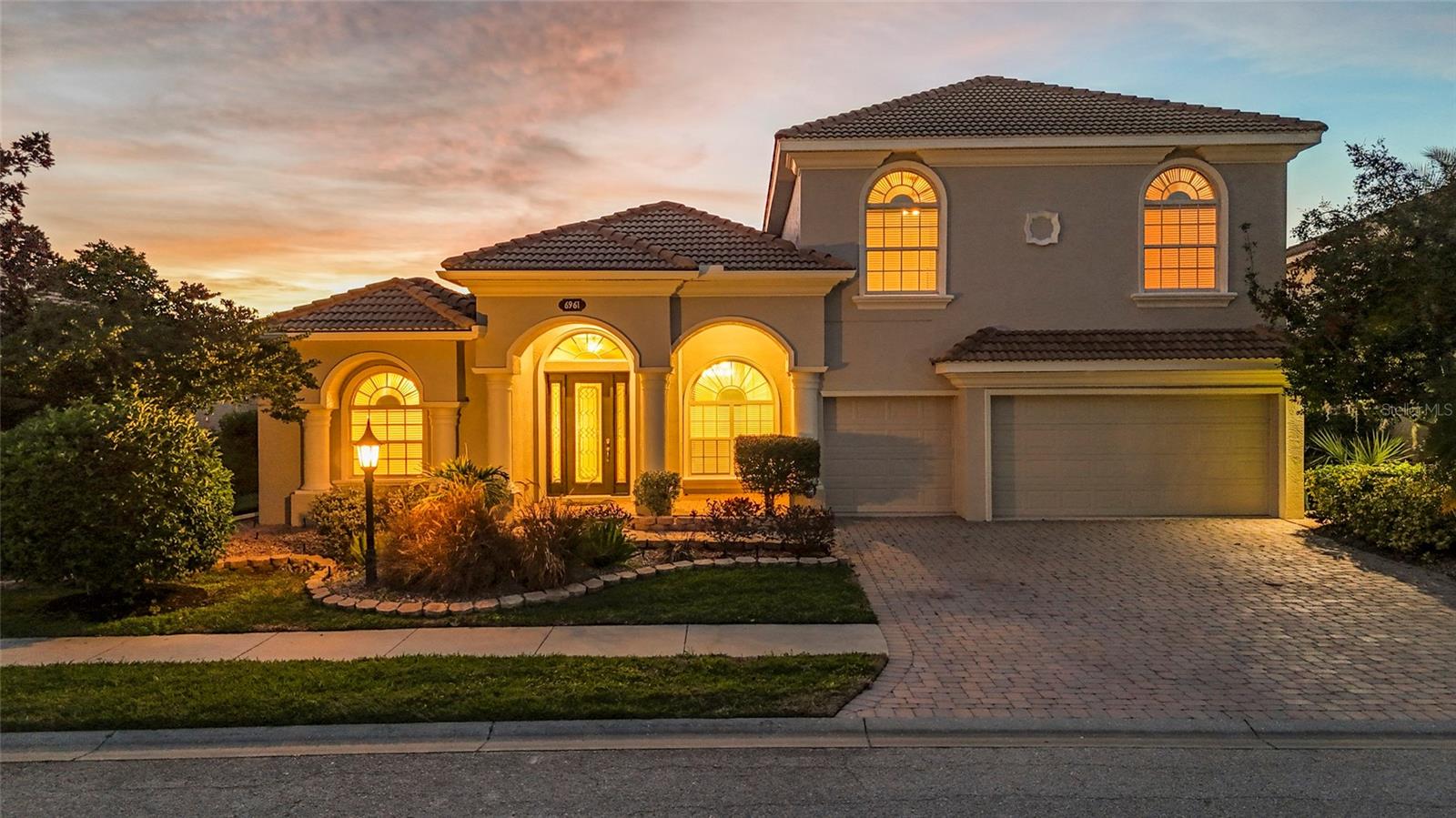 RED HAWK RESERVE - Residential