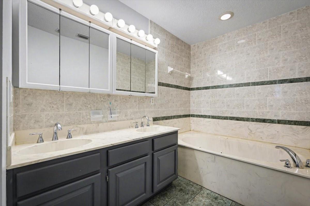 SECTION LAND - Residential