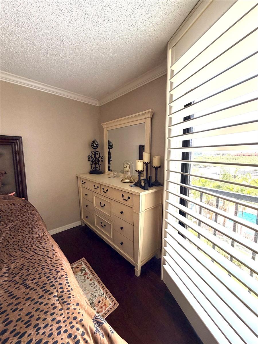 COVE CAY VILLAGE III - Residential
