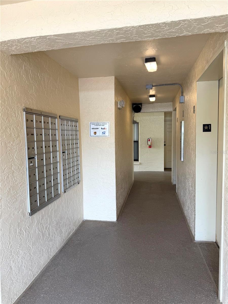 1000 COVE CAY DRIVE 4D