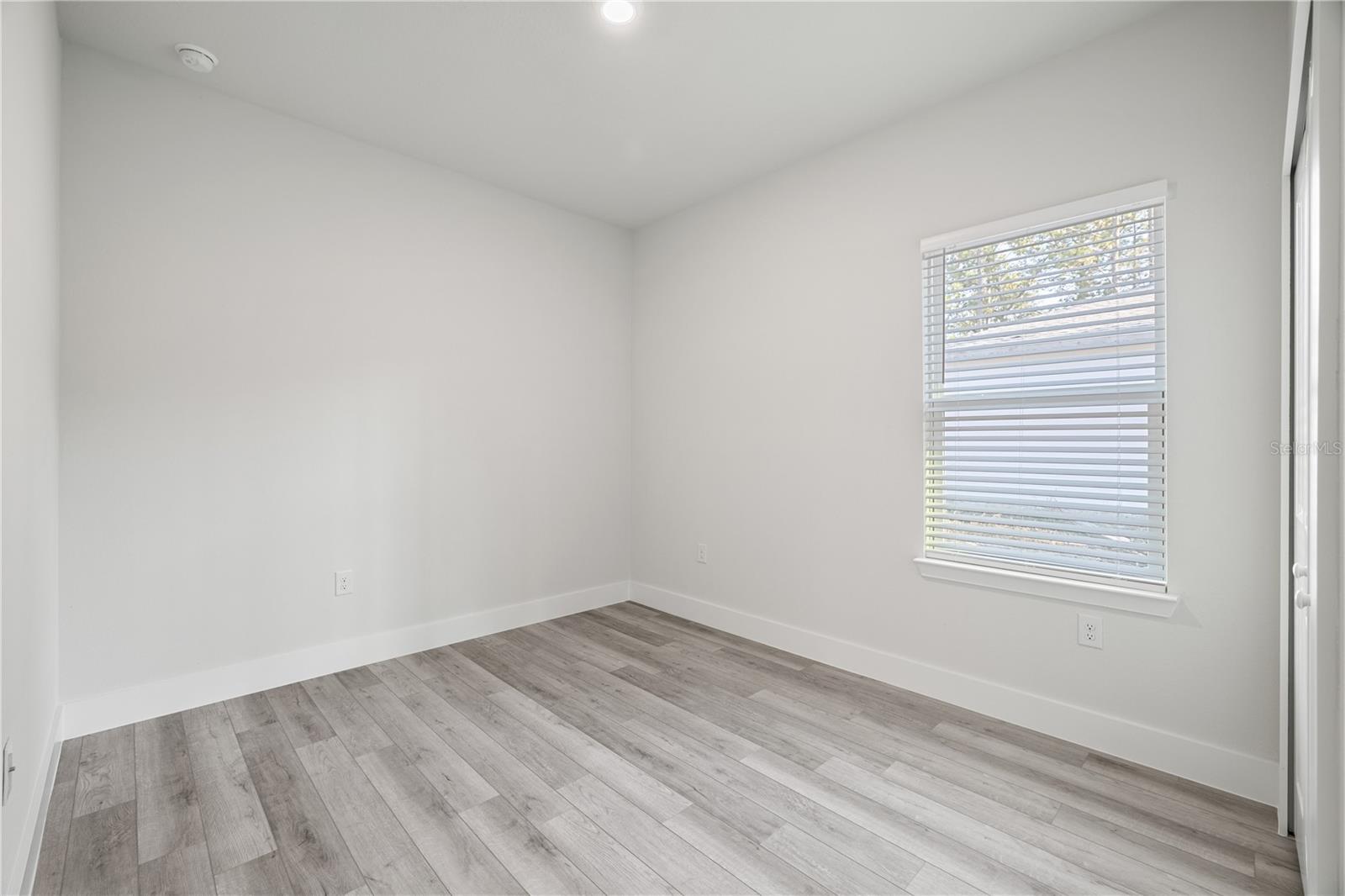 CITRUS SPGS UNIT 27 - Residential