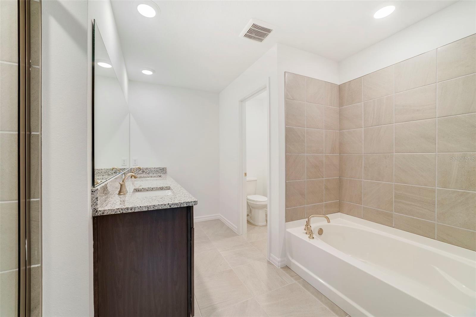 TOWNS AT GREENLEAF - Residential