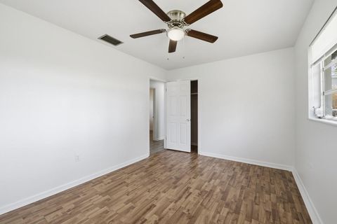 Tiny photo for 14338 Lake Junietta Drive, Tavares, FL 32778 (MLS # G5109875)