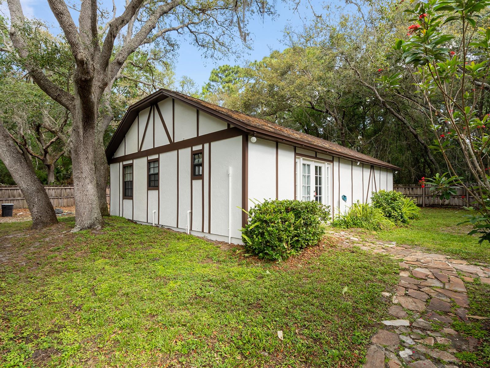 3420 DAWN COURT