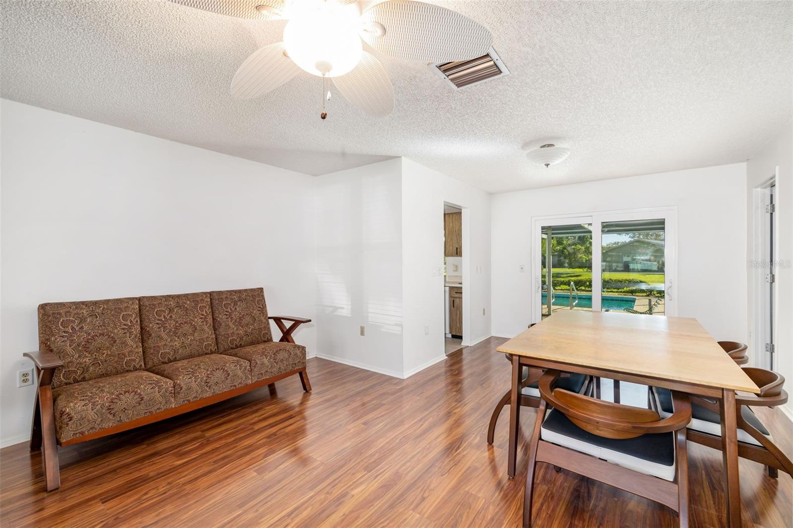 1525 FLEETWOOD DRIVE