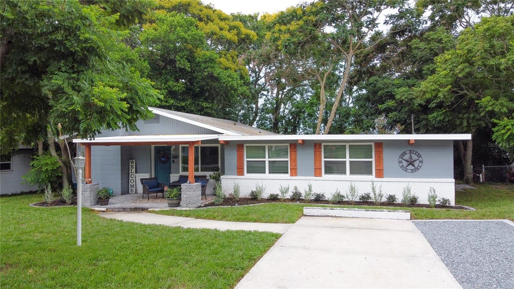 Photo of 1022 S Tower Lane, Lake Wales, FL 33853 (MLS # P4939179)