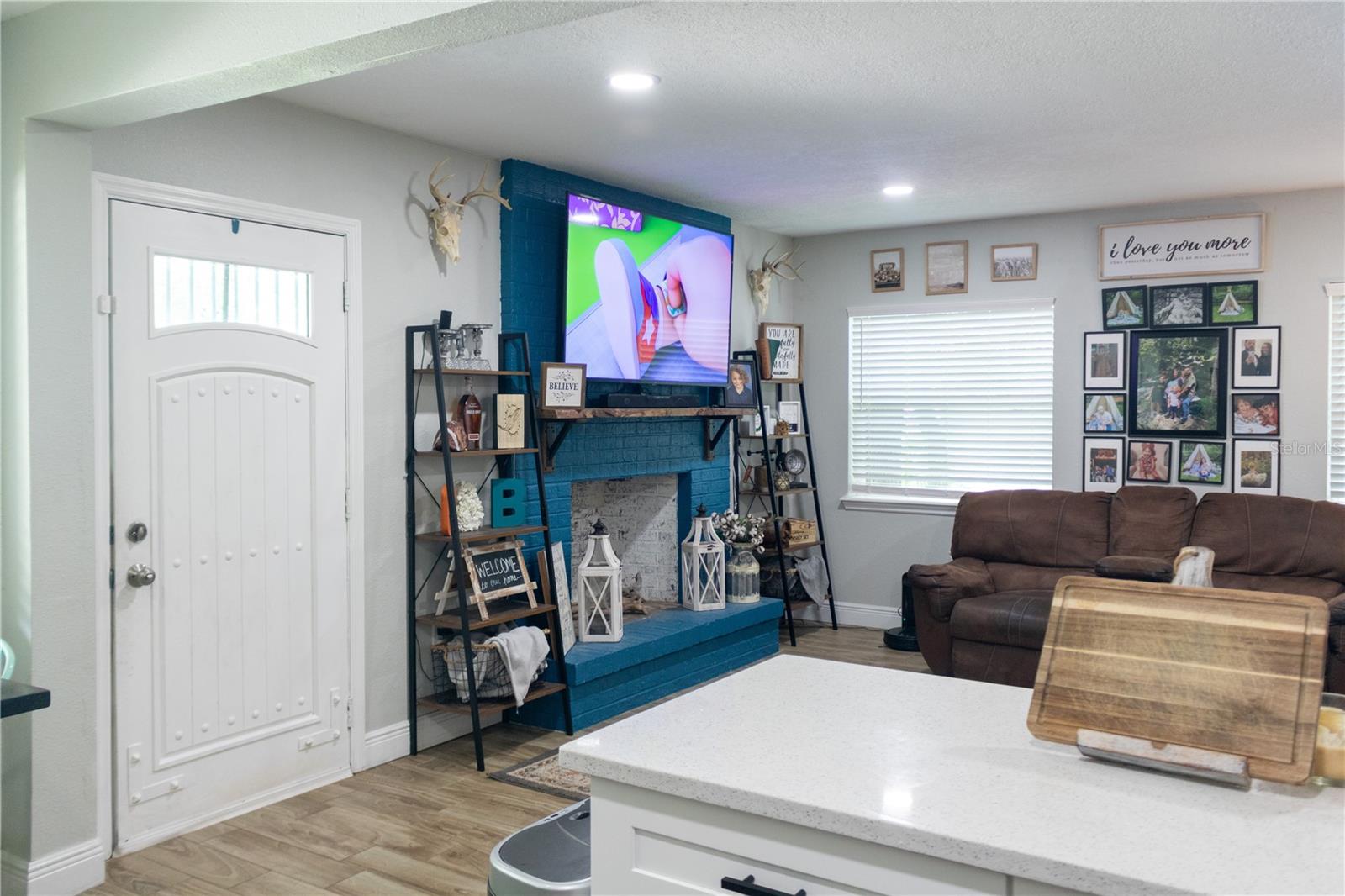 1022 S TOWER LANE