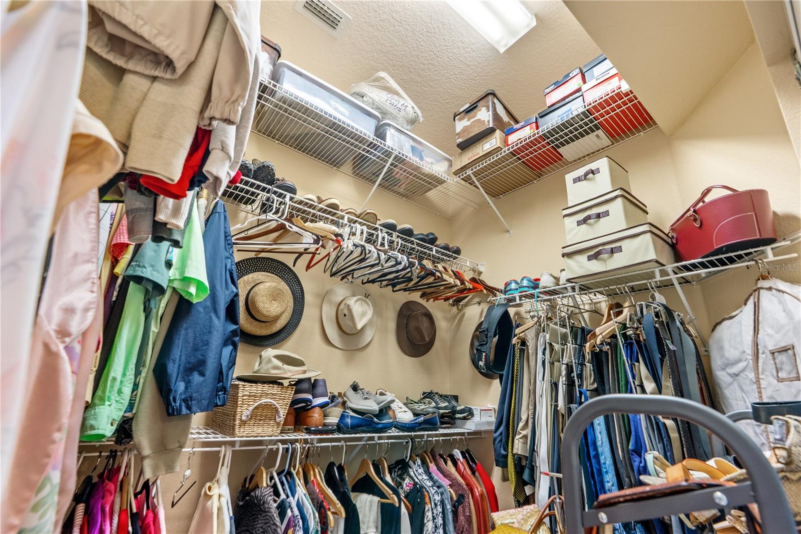 HALIFAX PLANTATION UNIT 02 SEC B LT 01 REP - Residential