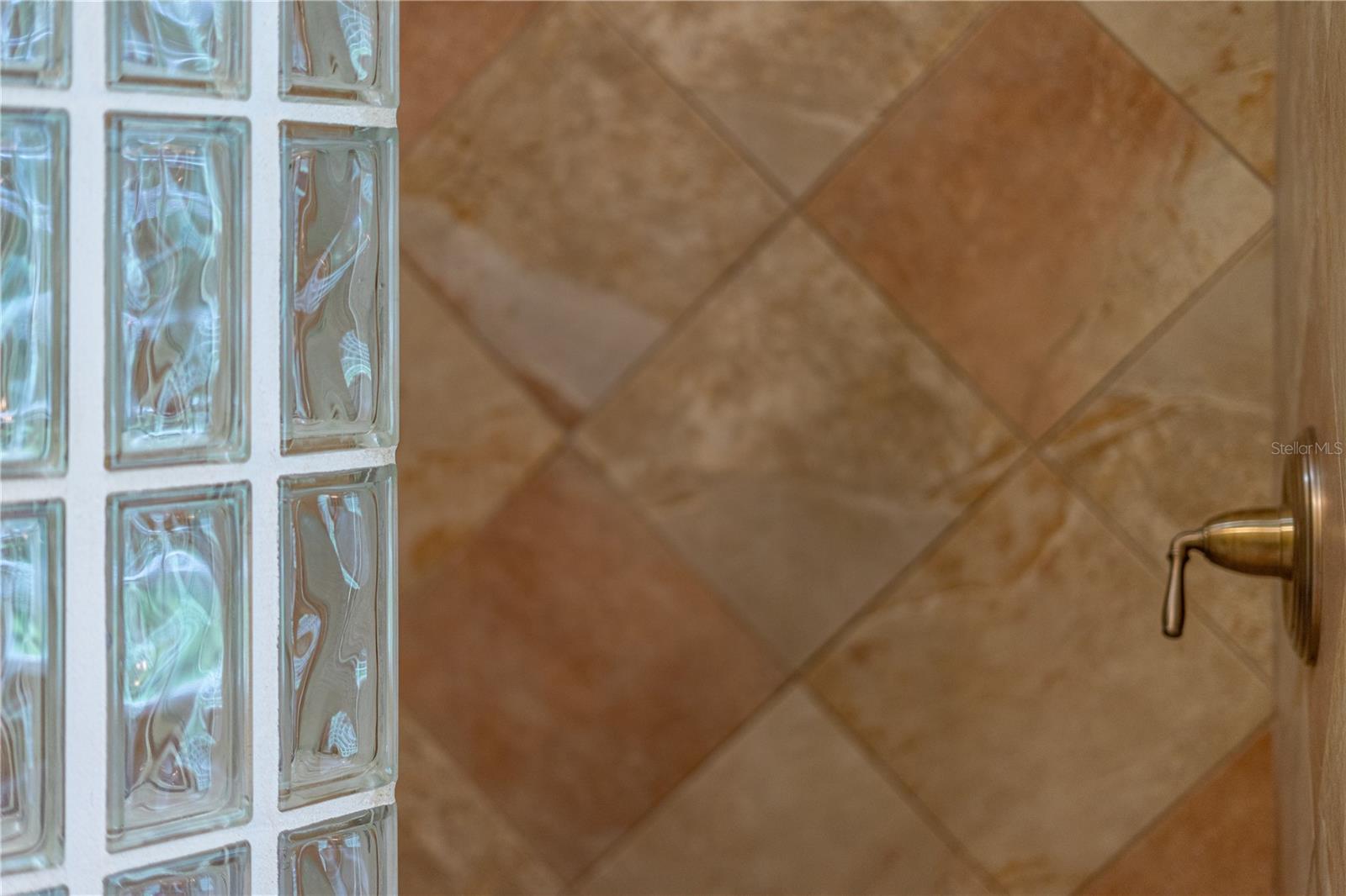 HALIFAX PLANTATION UNIT 02 SEC B LT 01 REP - Residential