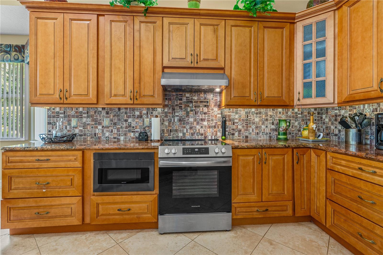 HALIFAX PLANTATION UNIT 02 SEC B LT 01 REP - Residential