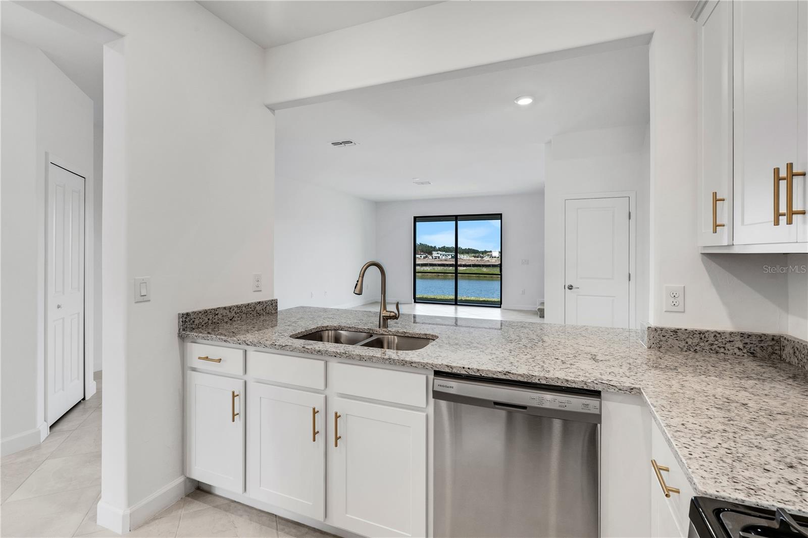 LORRAINE LAKES PH IIA - Residential Lease