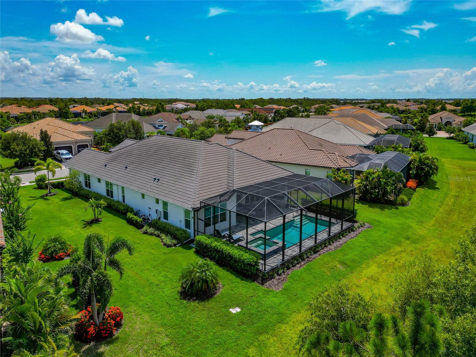 COUNTRY CLUB EAST - Residential