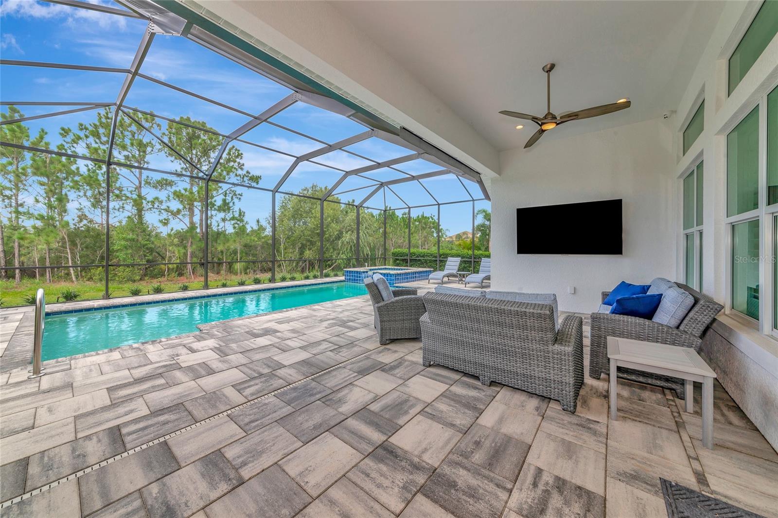 COUNTRY CLUB EAST - Residential