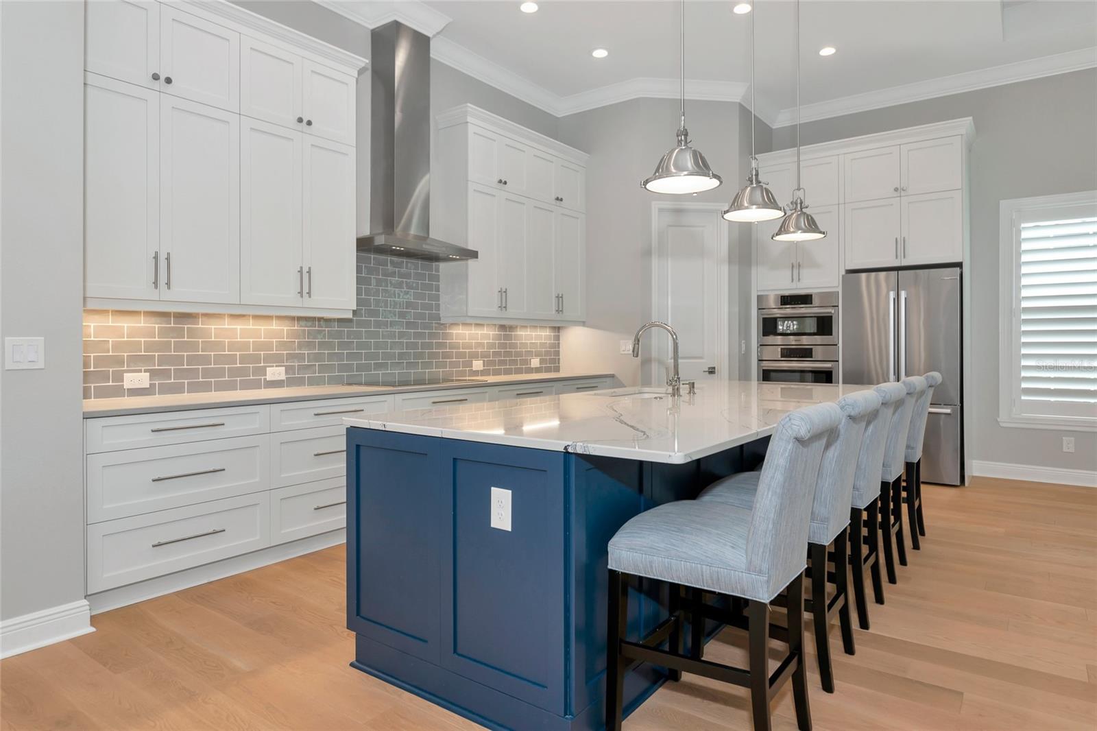 COUNTRY CLUB EAST - Residential