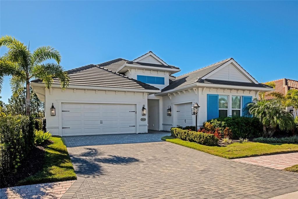 Photo of 16620 Collingtree Crossing, Lakewood Ranch, FL 34202 (MLS # A4679079)