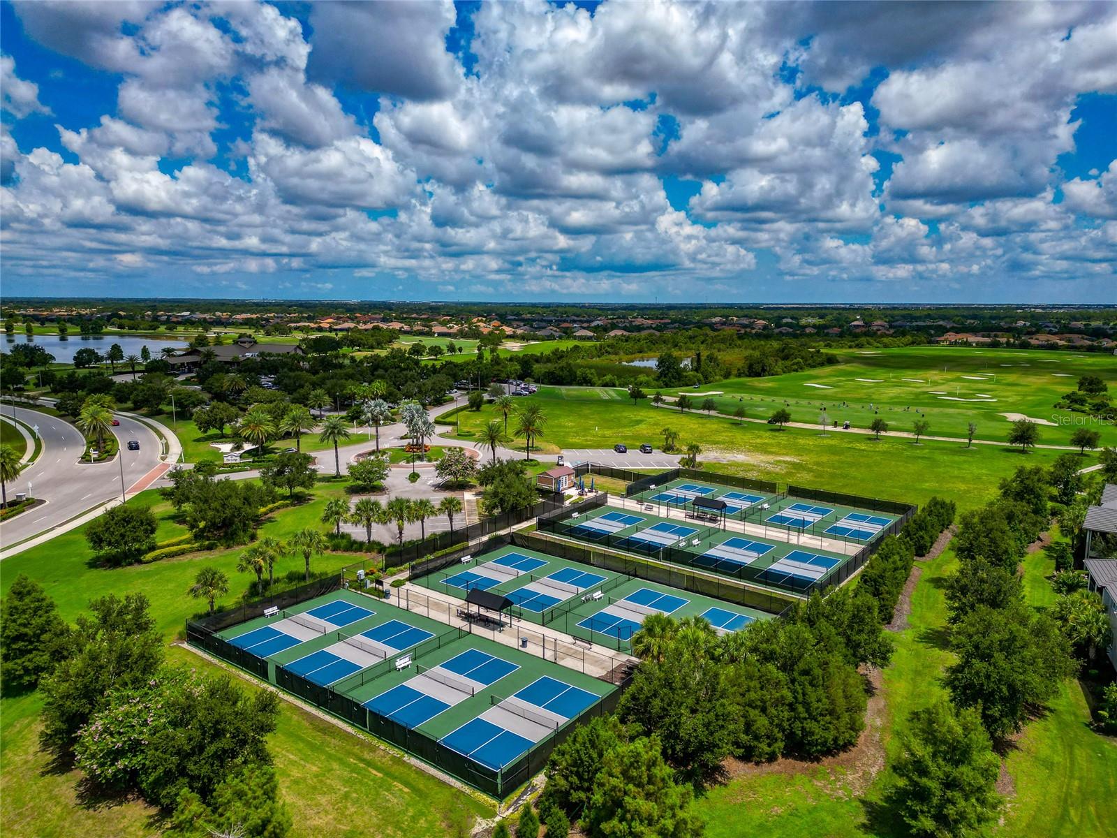 COUNTRY CLUB EAST - Residential