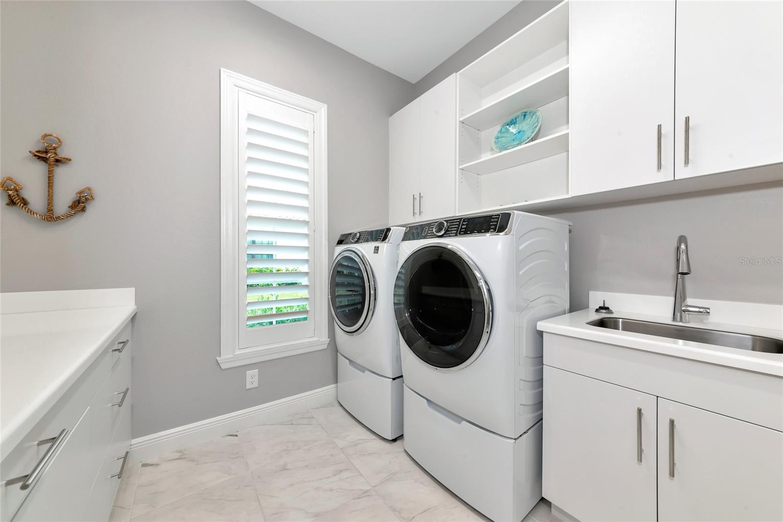 COUNTRY CLUB EAST - Residential