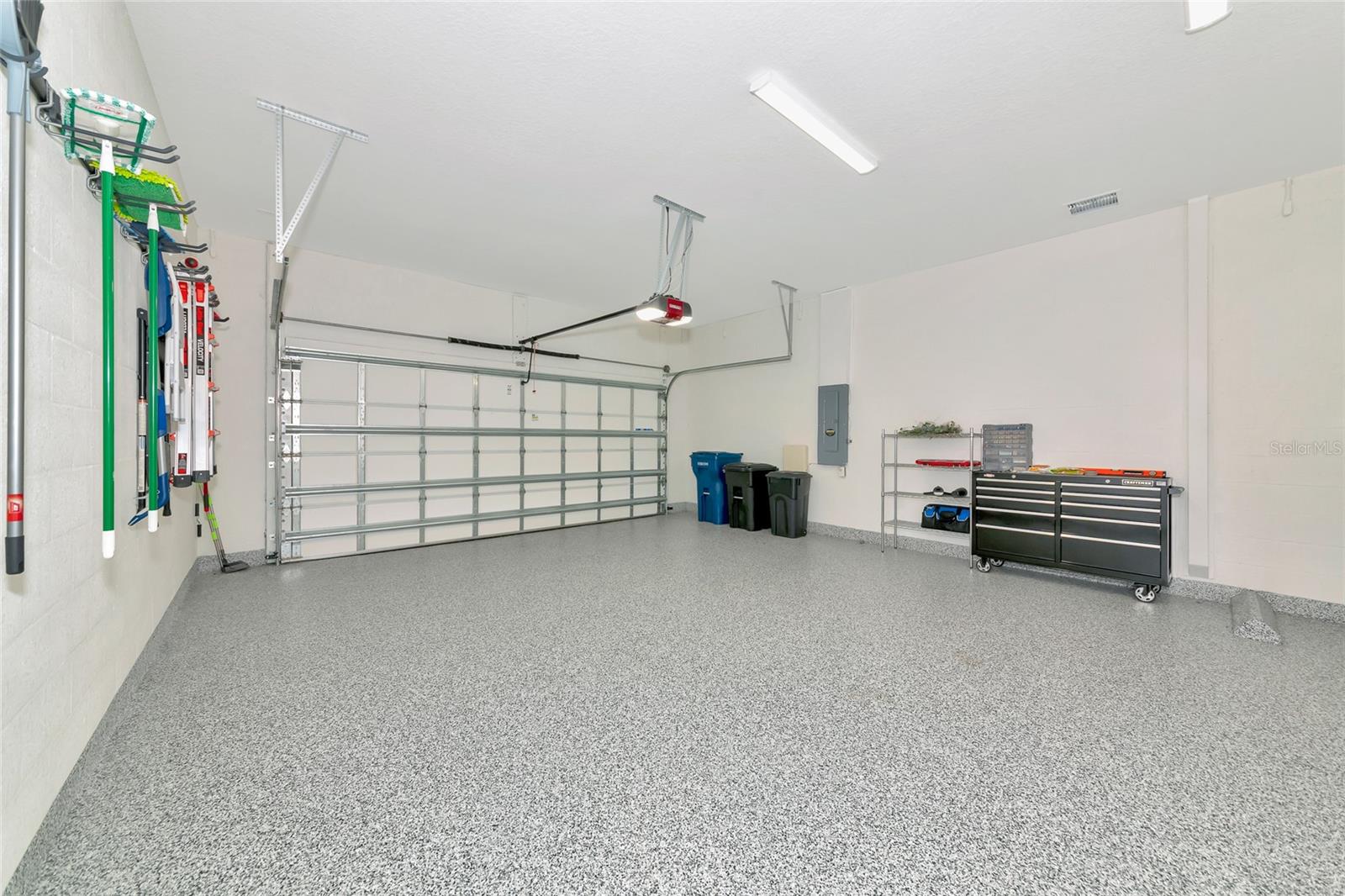 COUNTRY CLUB EAST - Residential