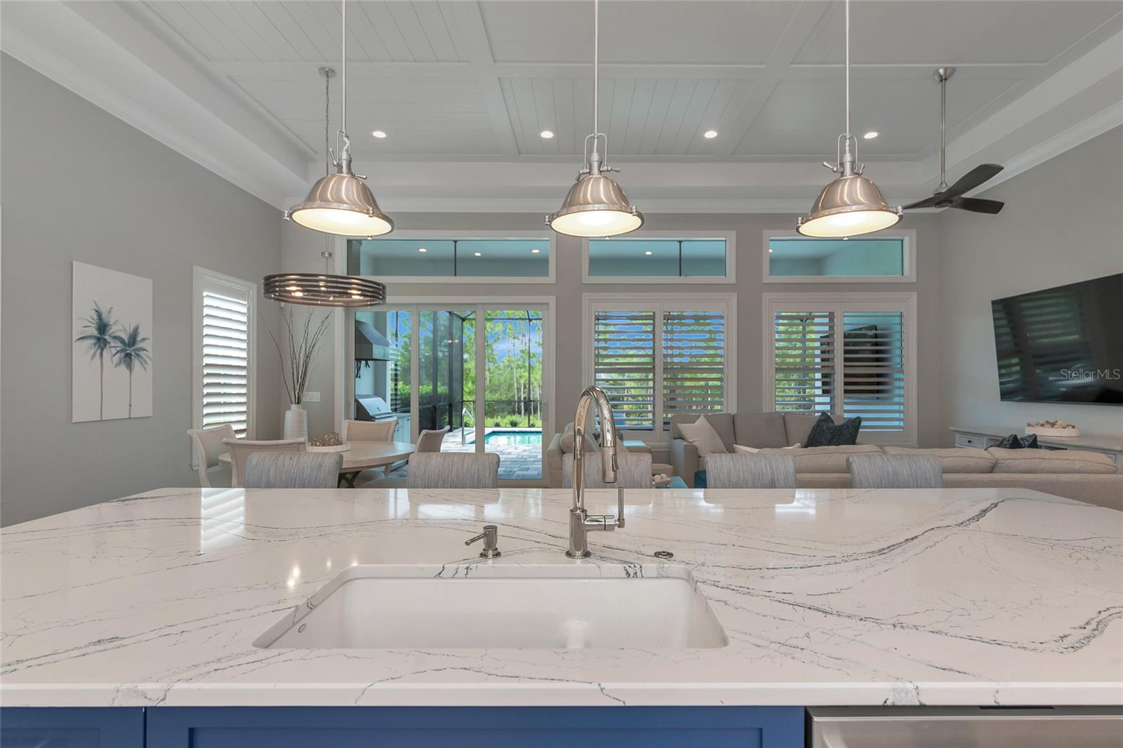 COUNTRY CLUB EAST - Residential