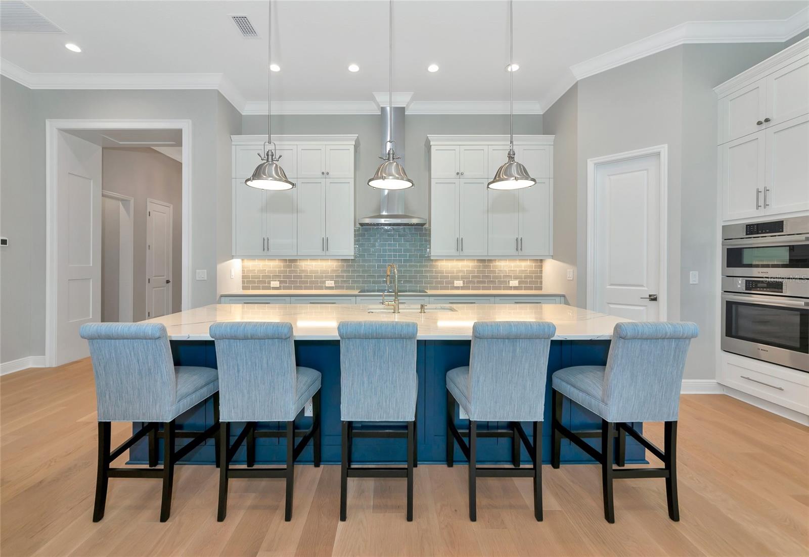 COUNTRY CLUB EAST - Residential