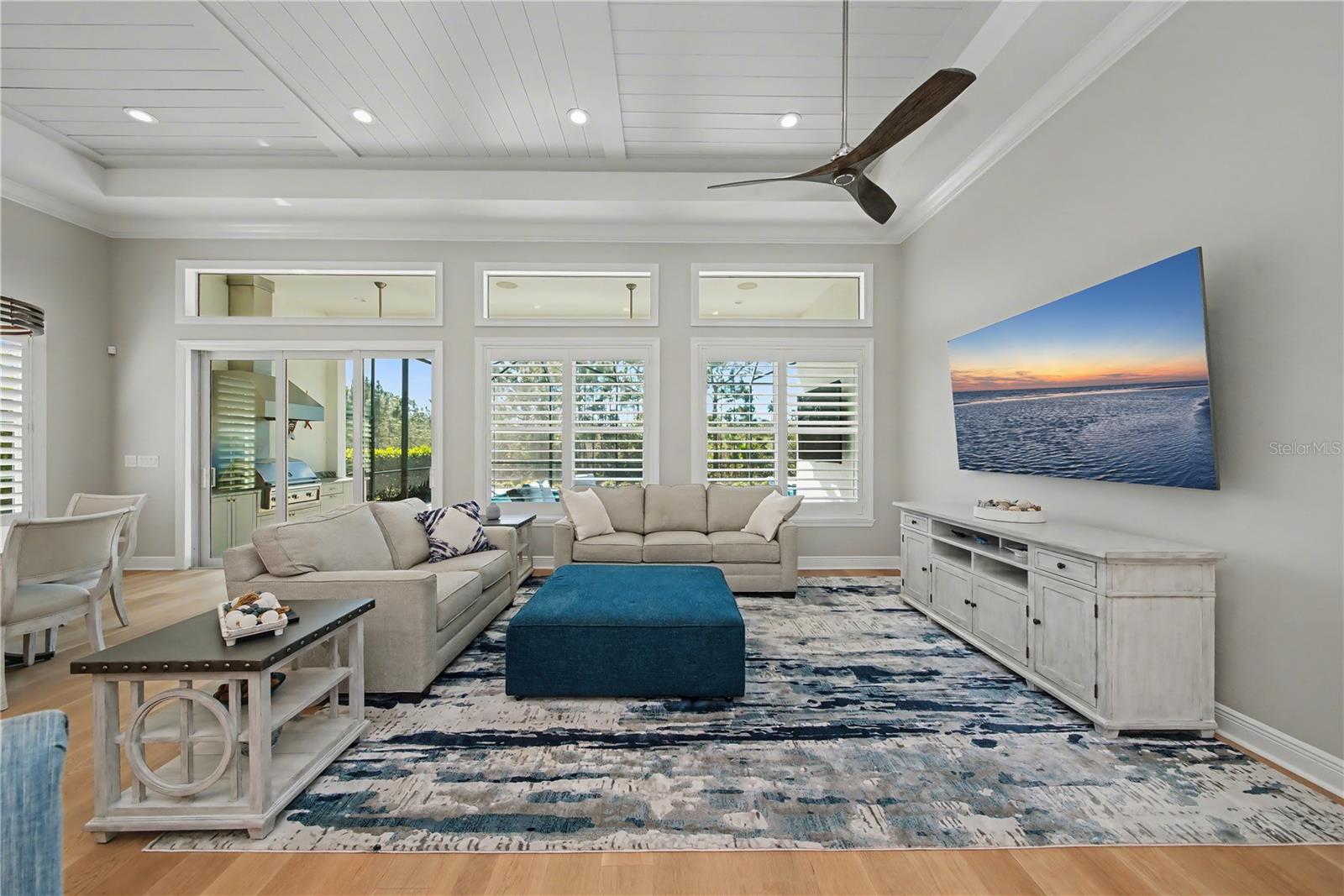 COUNTRY CLUB EAST - Residential