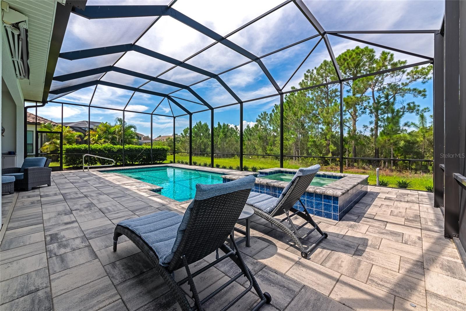 COUNTRY CLUB EAST - Residential