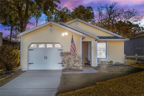 Photo of 103 Yorktown Pl, Sanford, FL 32771 (MLS # V4947309)