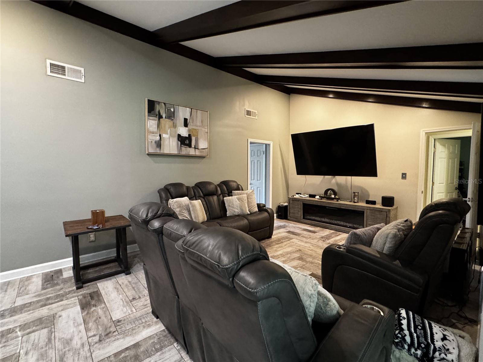 SWEETWATER OAKS - Residential