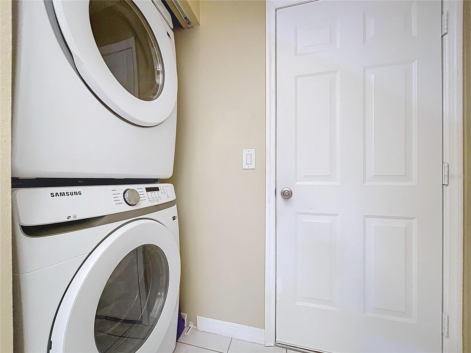 SUN KETCH TWNHMS AT CYPRESS LAKES - Residential