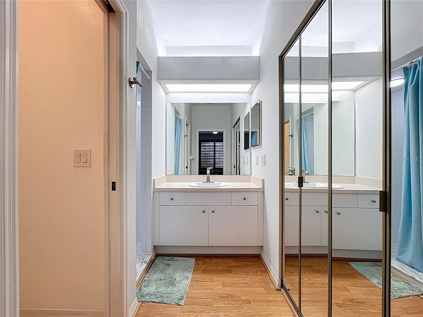 SUN KETCH TWNHMS AT CYPRESS LAKES - Residential