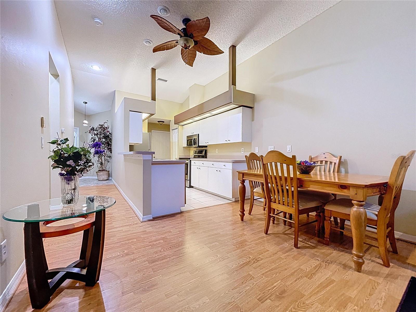 SUN KETCH TWNHMS AT CYPRESS LAKES - Residential