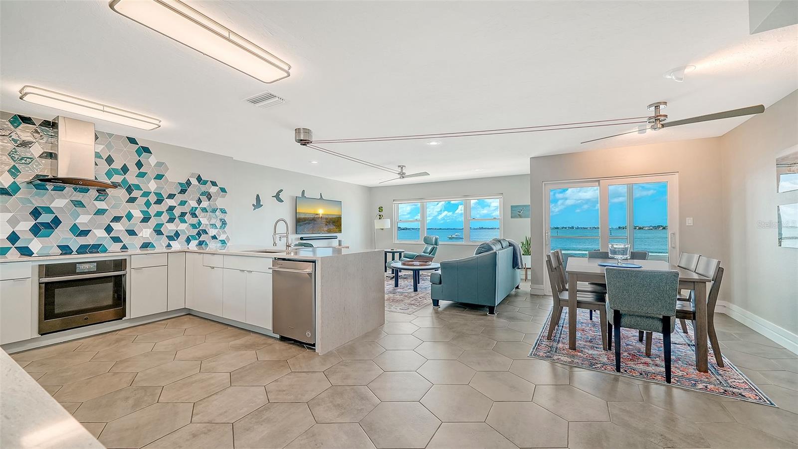 400 GOLDEN GATE POINT 22