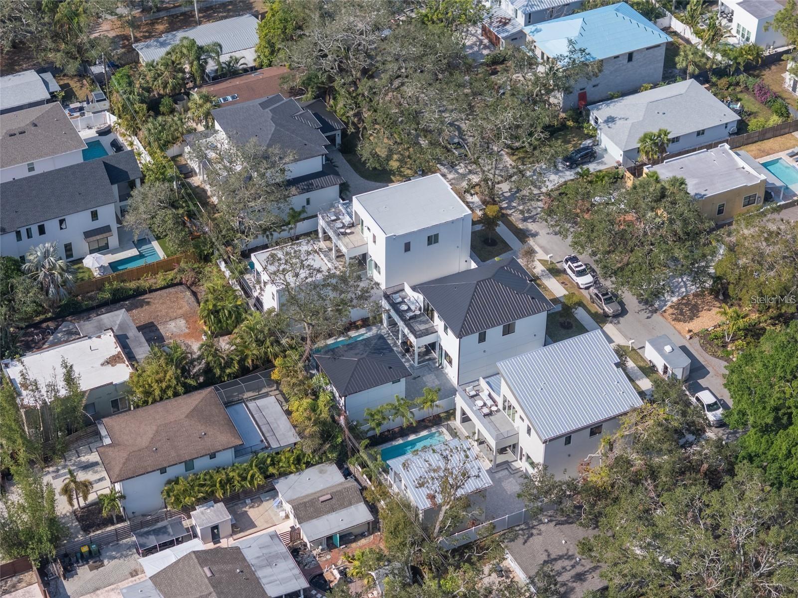 RUSTIC LODGE - Residential