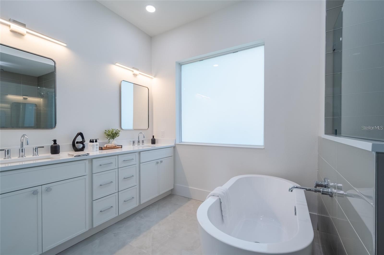 RUSTIC LODGE - Residential