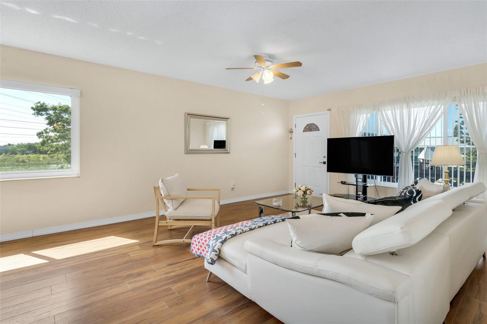 2458 COLUMBIA DR E 84